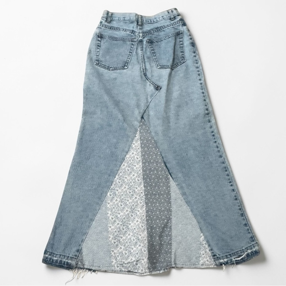 GAP Vintage Embroidered Blue Denim Maxi Skirt Jeans Floral A-Line 8 Patchwork - Picture 2 of 9